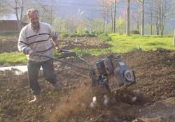 Art�k Tarlalar B�yle Kaz�l�yor( V�DEO )