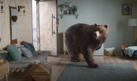 Yaylada Eve Ay Girdi