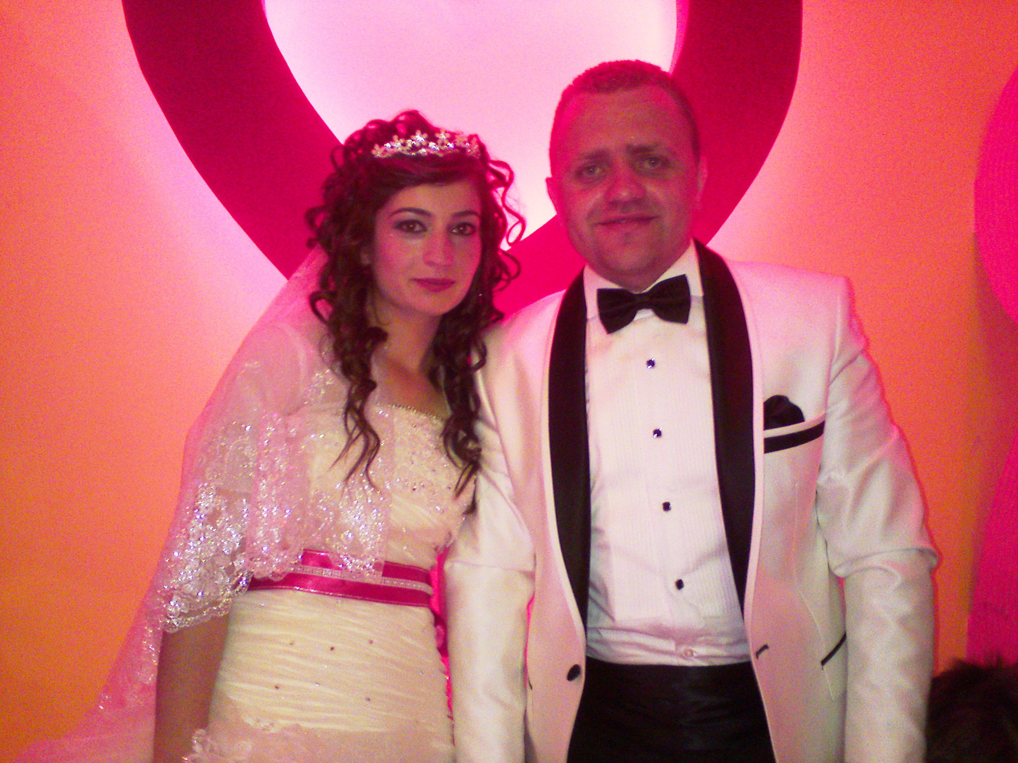 Meltem &  Celal D�nya Evine Girdi