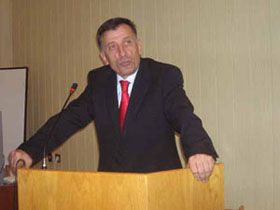 Prof. Dr T�fek�i Ma�ka�da