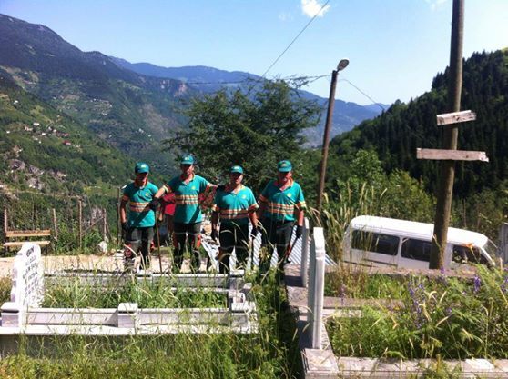 Ma�ka Belediyesi Mezarl�klara Bak�m Yapt�