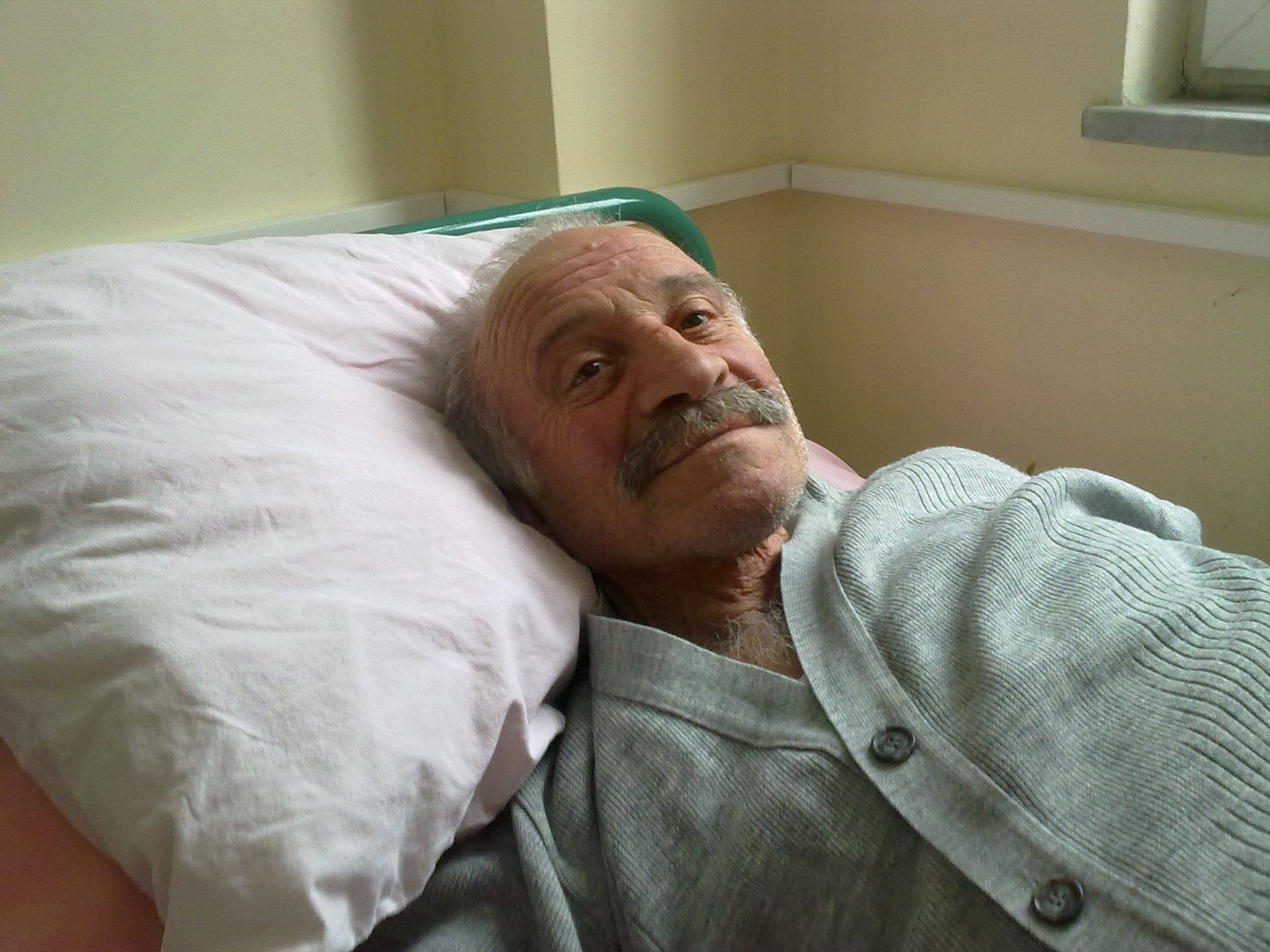 Ahmet ALTUNBA� Hastane Yat�yor