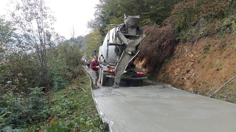 Yukarky'de Betonlama almas Balad