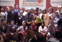 Yukar�k�y de Ana-K�z Okulday�z